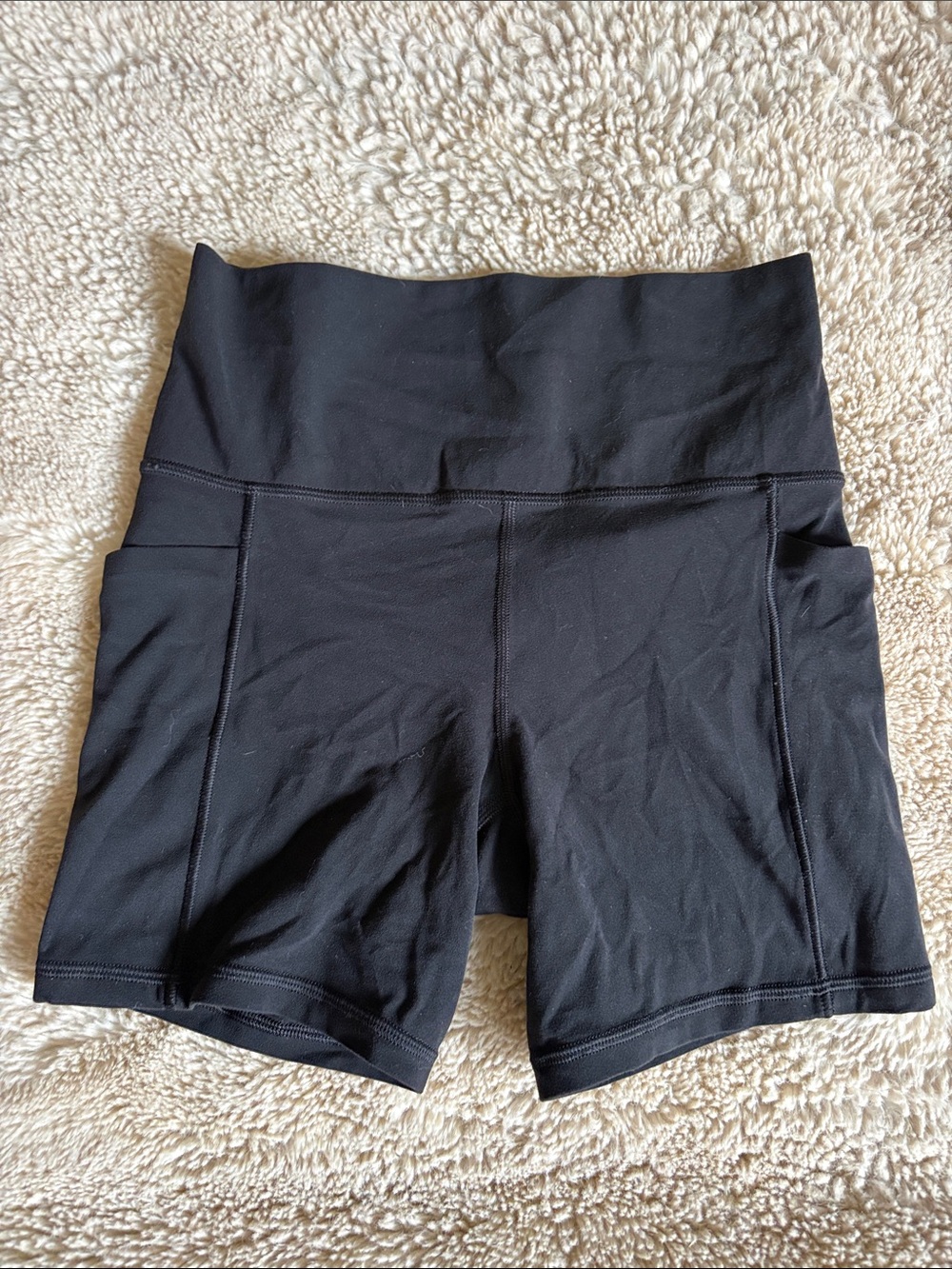 Athleta salutation stash 5” High-Waist Black Women's Active Shorts